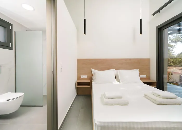 Pine Suites *