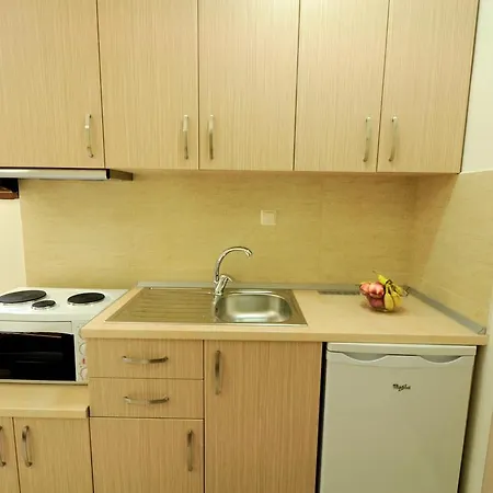 Alba Thassos كوينيرا