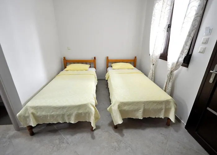 Pine Suites 公寓 *