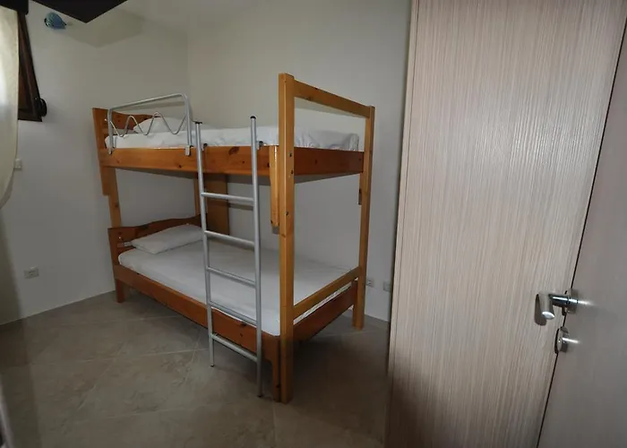 公寓 Pine Suites 基尼拉