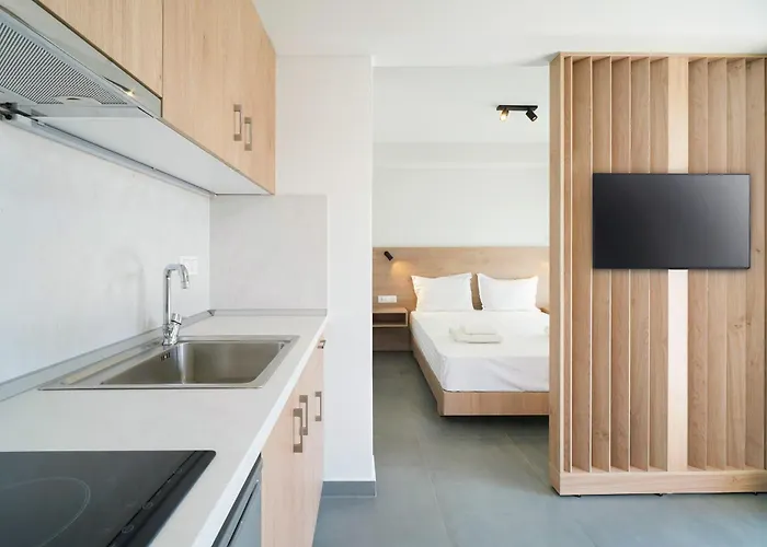 Pine Suites * Потос