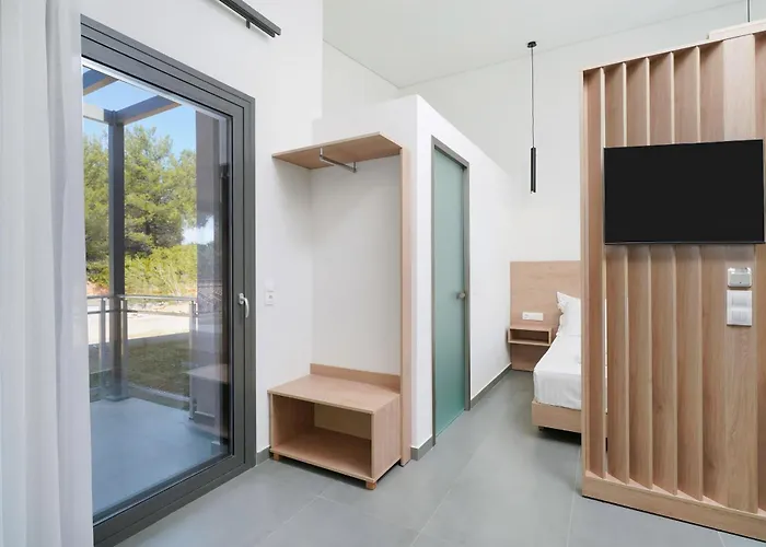 Pine Suites * Потос