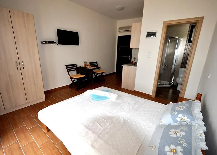 Pine Suites * 基尼拉